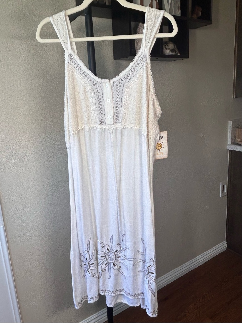 Raya Sun embroidered sleeveless dress, lightweight cotton-rayon blend, size L